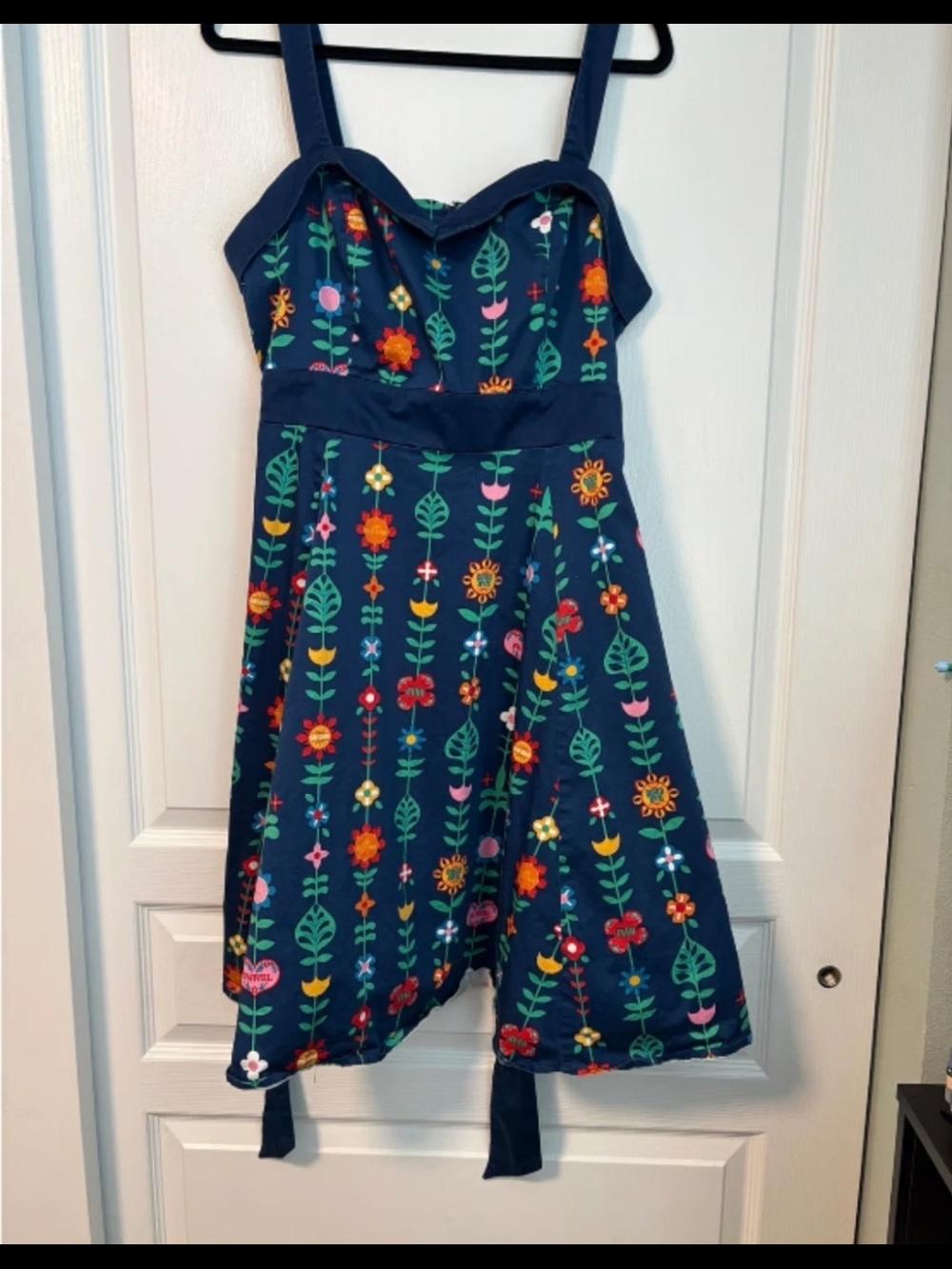 Disney The Dress Shop Its A Small World Xl
